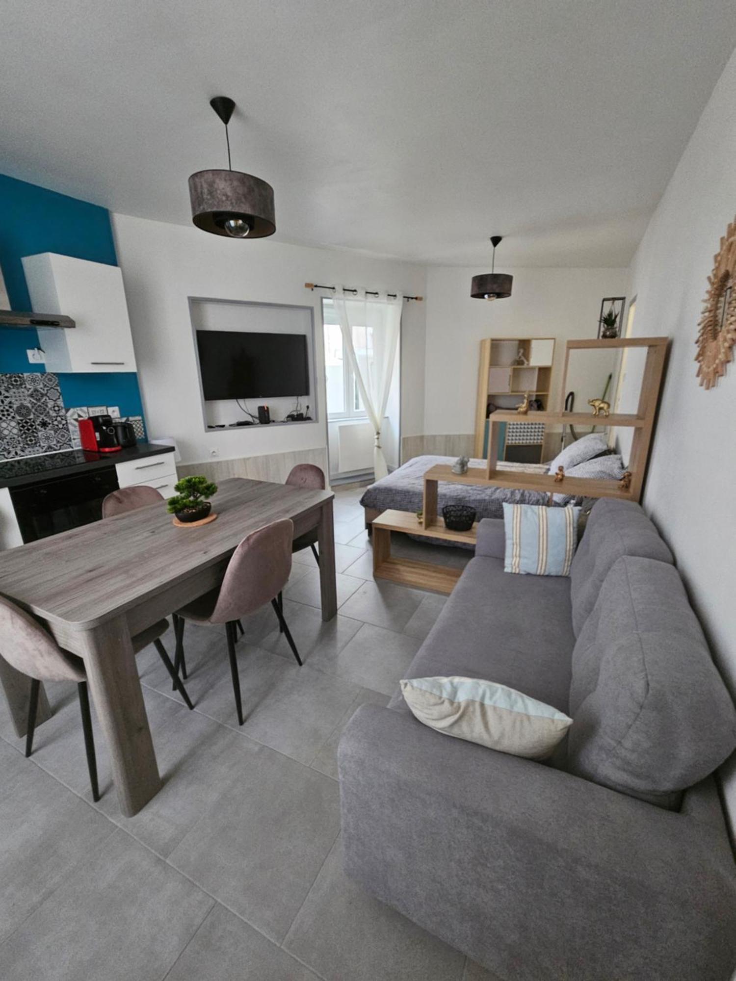 Sarl La Famille 1 Apartment Angouleme Exterior photo